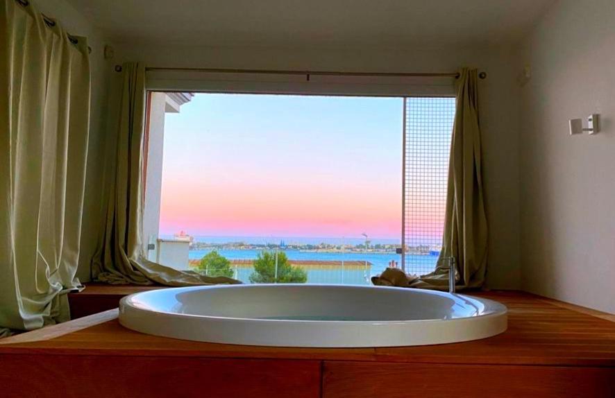 Vista Mar Apartment Brindisi Bagian luar foto