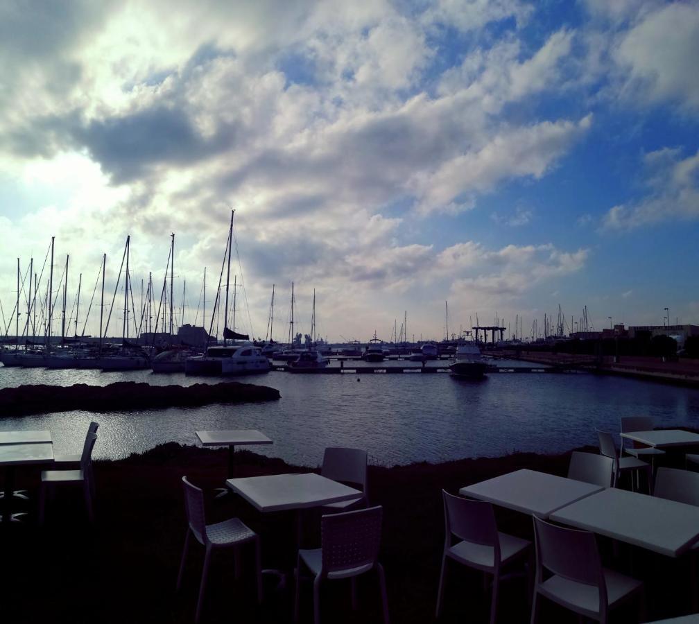 Vista Mar Apartment Brindisi Bagian luar foto