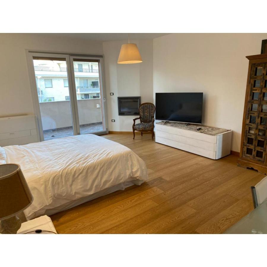 Vista Mar Apartment Brindisi Bagian luar foto